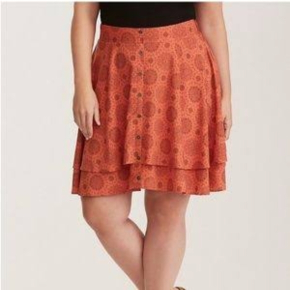 Torrid medallion tiered skater skirt size 1 - Picture 1 of 9